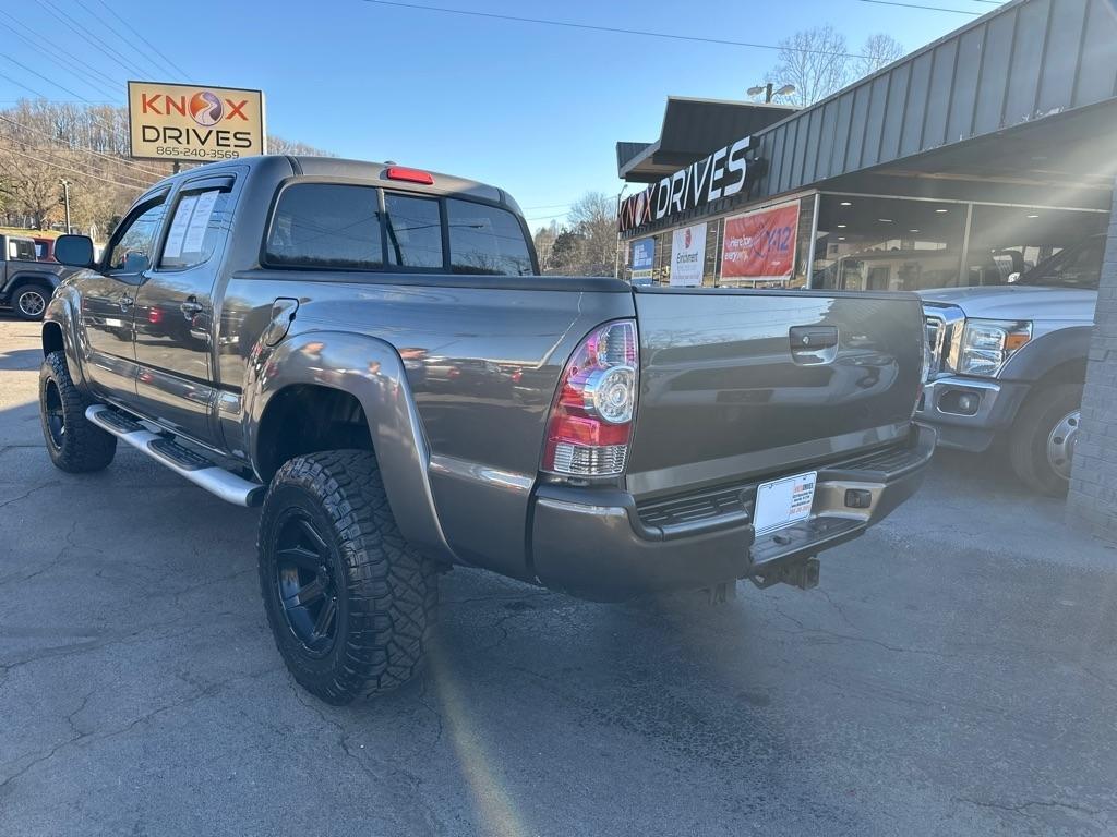 Toyota Tacoma 4WD Double LB V6 AT (Natl) 2010