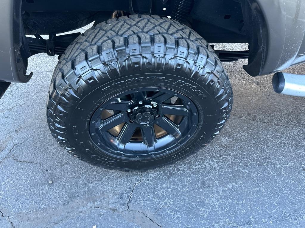 Toyota Tacoma 4WD Double LB V6 AT (Natl) 2010