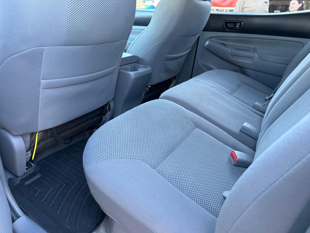 Toyota Tacoma 4WD Double LB V6 AT (Natl) 2010