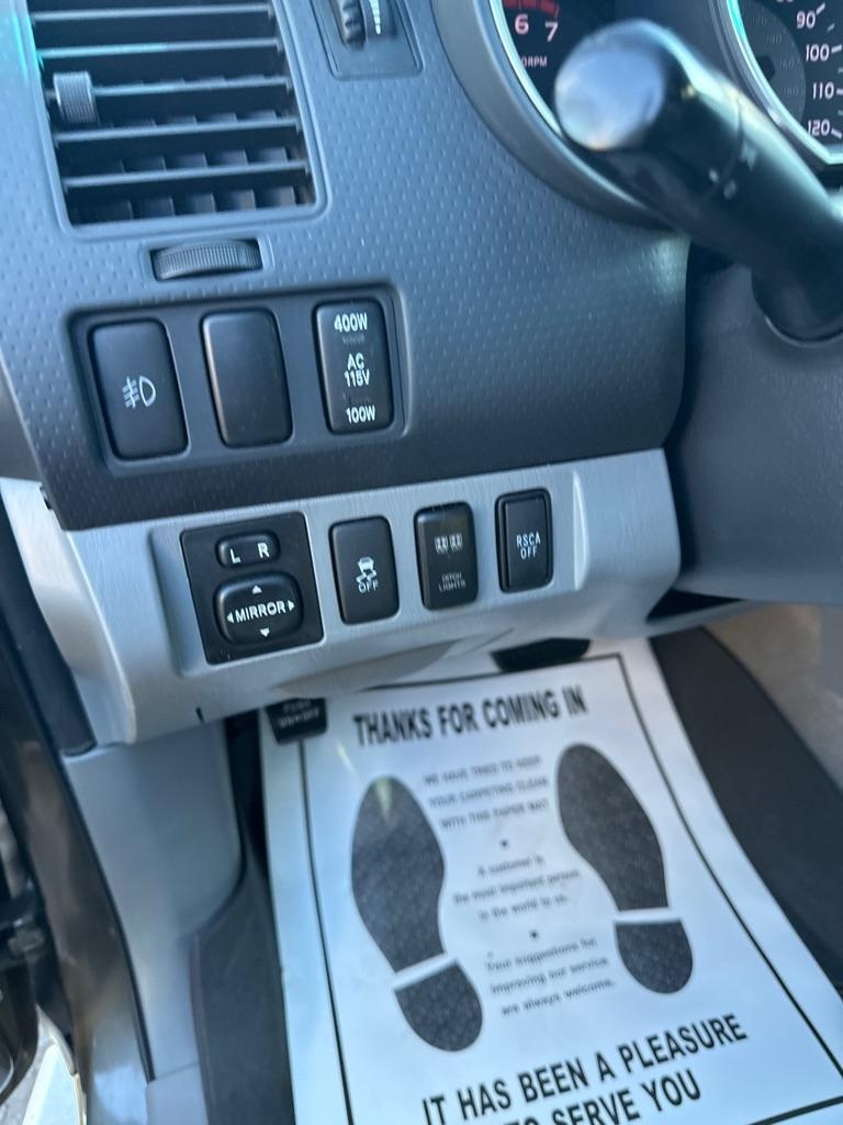 Toyota Tacoma 4WD Double LB V6 AT (Natl) 2010