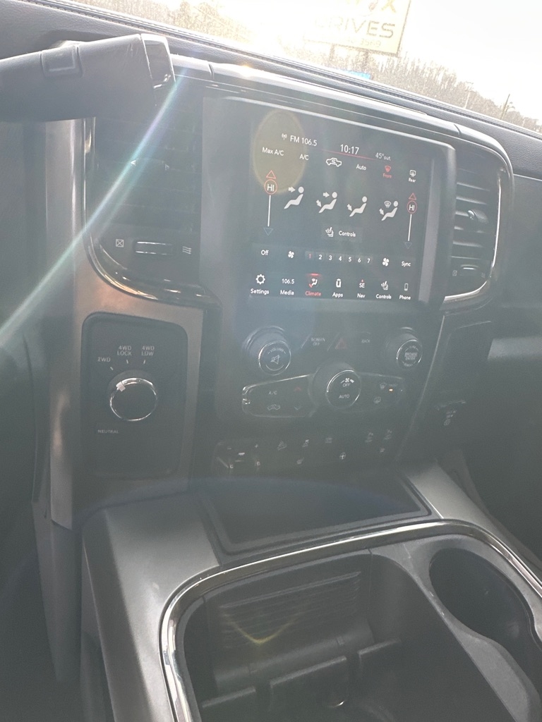 RAM 2500 Big Horn 4x4 Mega Cab 6'4" Box 2018