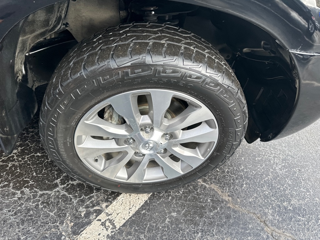 Toyota Sequoia 4WD LV8 FFV 6-Spd AT Ltd (Natl) 2011