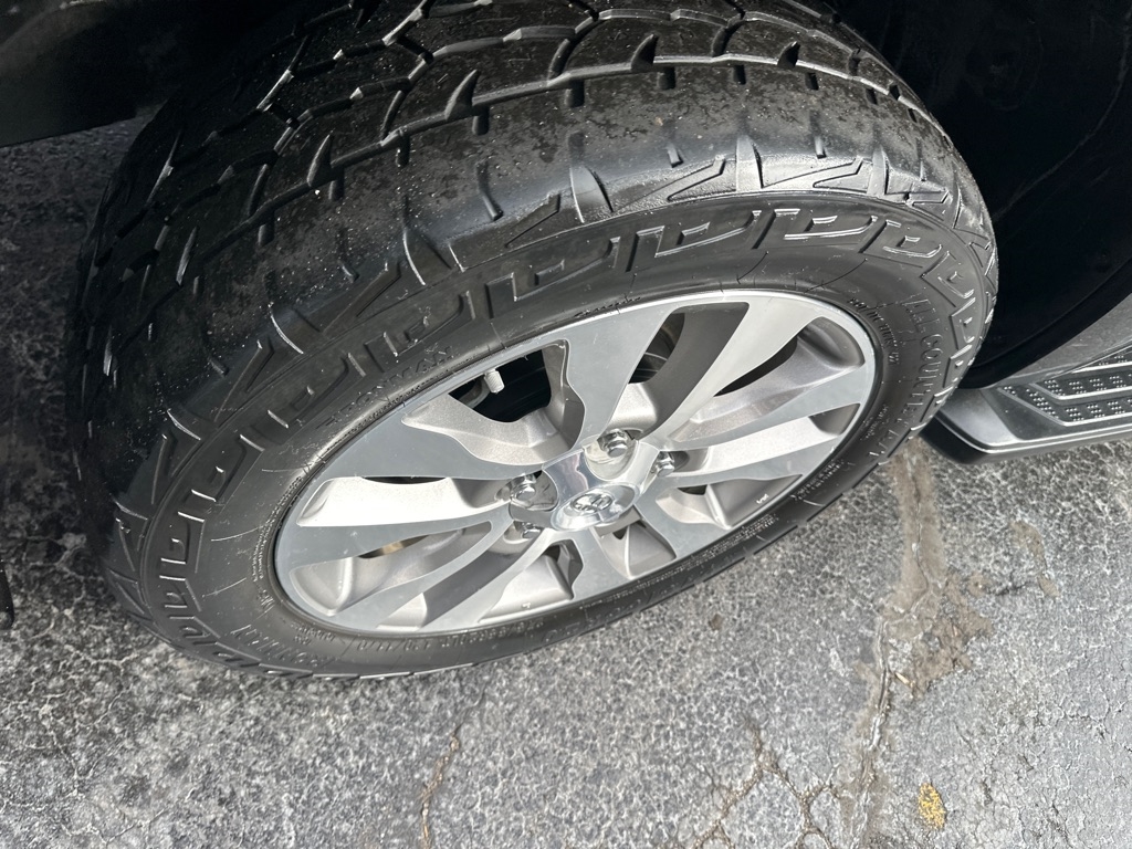 Toyota Sequoia 4WD LV8 FFV 6-Spd AT Ltd (Natl) 2011