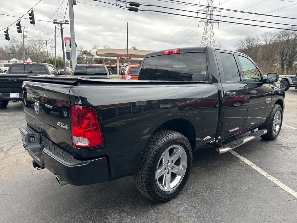 RAM 1500 4WD Quad Cab 140.5" Express 2016