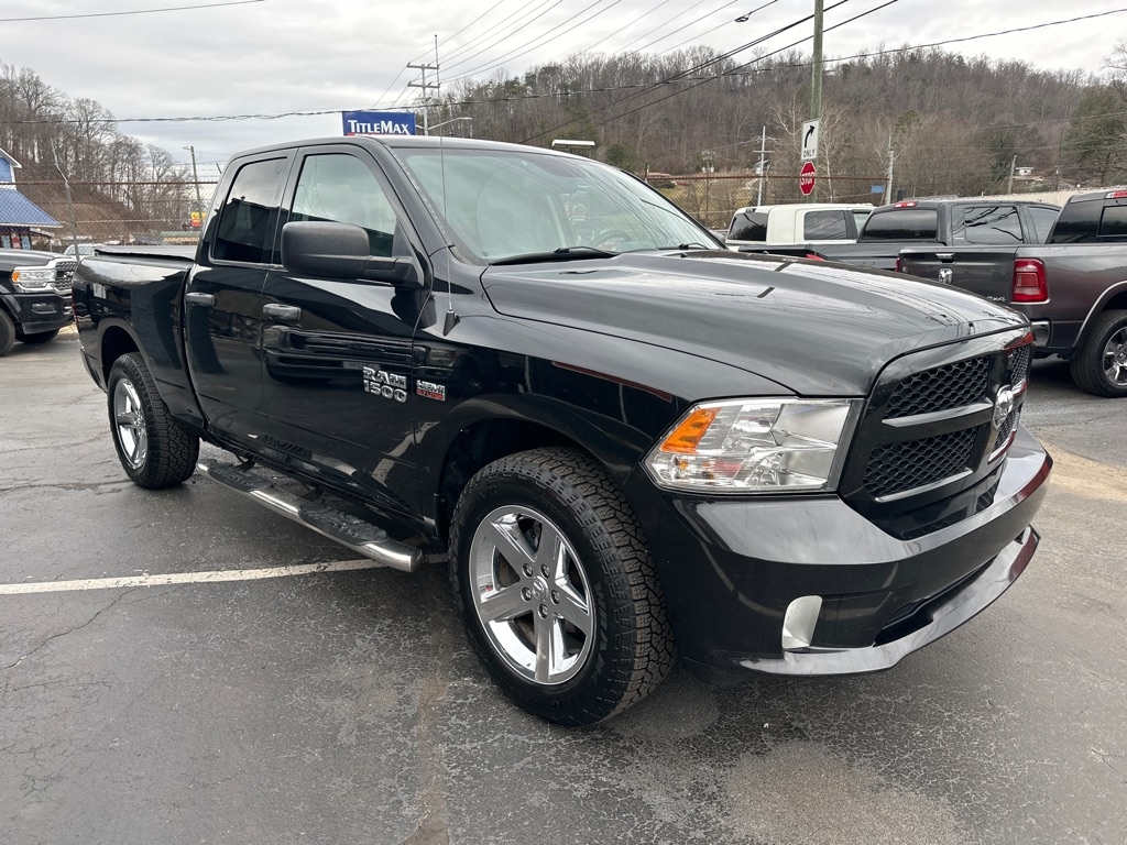 RAM 1500 4WD Quad Cab 140.5" Express 2016