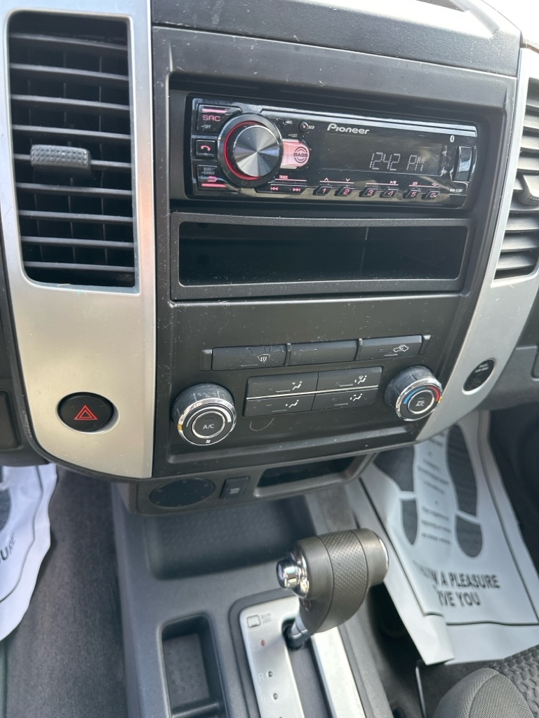 Nissan Frontier 2WD King Cab V6 Auto SE 2010