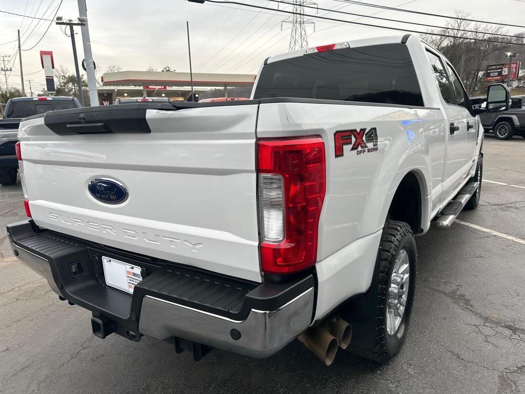 Ford Super Duty F-250 SRW King Ranch 4WD Crew Cab 8' Box 2019