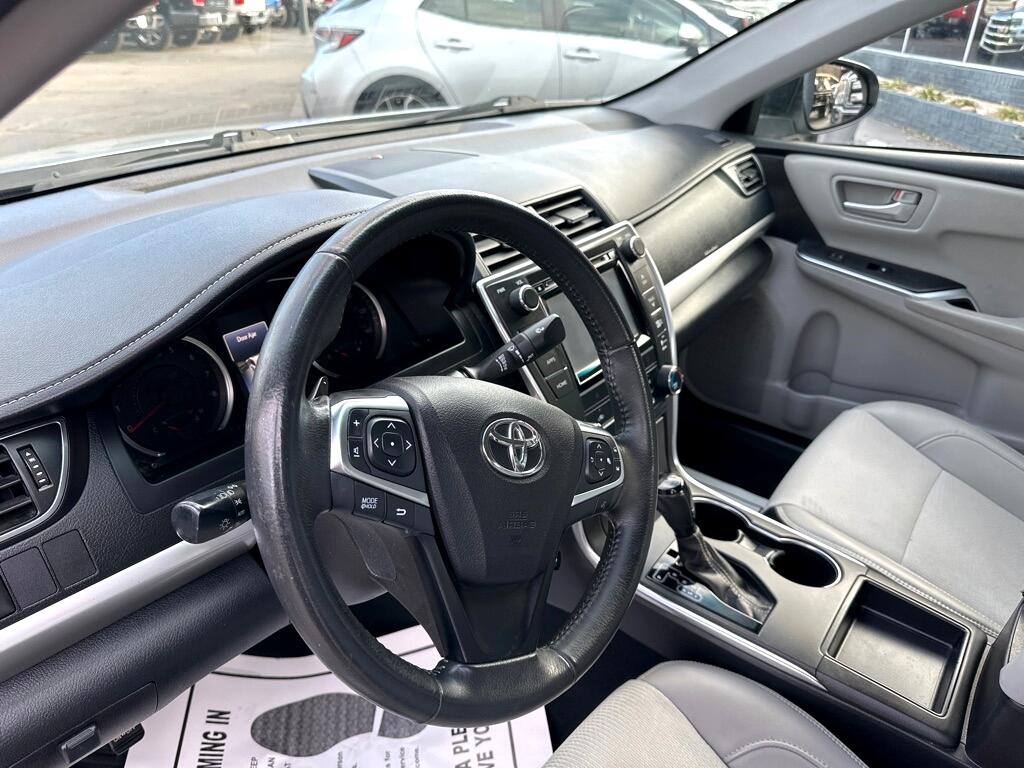 Toyota Camry 4dr Sdn I4 Auto SE w/Special Edition Pkg (Natl) 2016