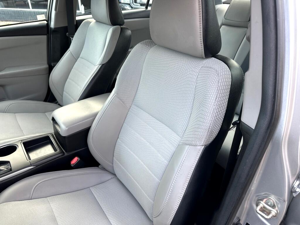 Toyota Camry 4dr Sdn I4 Auto SE w/Special Edition Pkg (Natl) 2016