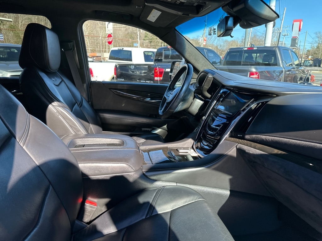 Cadillac Escalade 4WD 4dr Platinum 2017