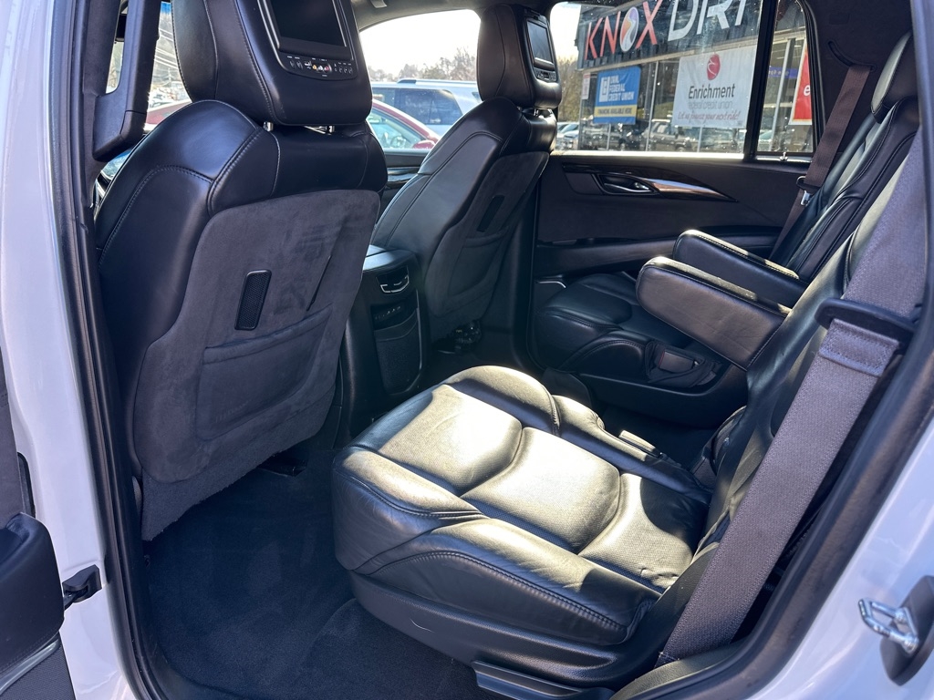 Cadillac Escalade 4WD 4dr Platinum 2017