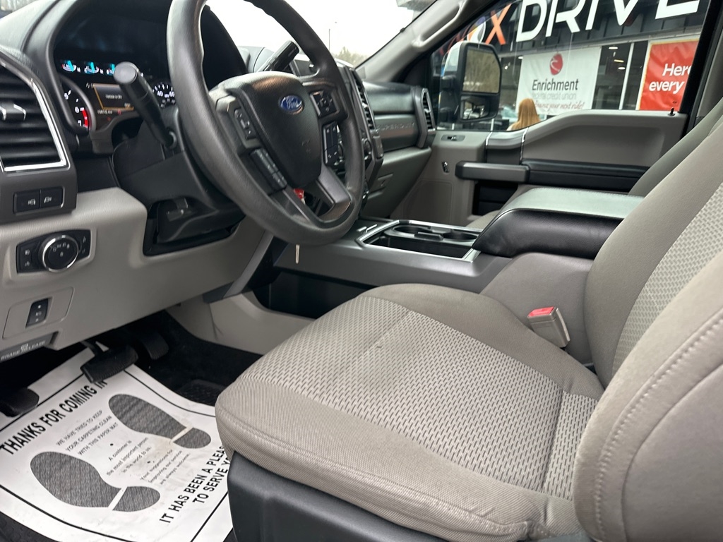 Ford Super Duty F-250 SRW King Ranch 4WD Crew Cab 8' Box 2018