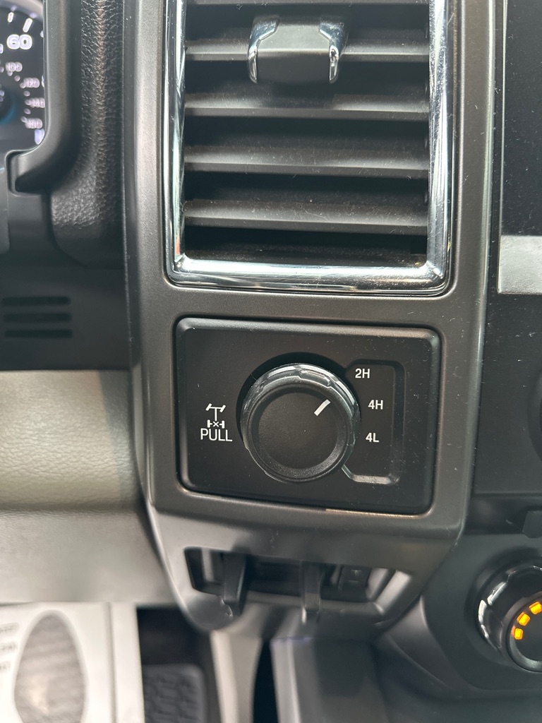 Ford Super Duty F-250 SRW King Ranch 4WD Crew Cab 8' Box 2018