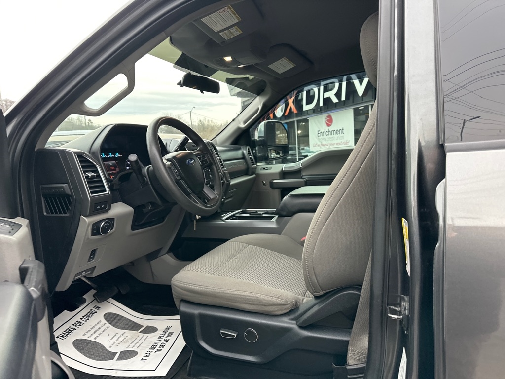 Ford Super Duty F-250 SRW King Ranch 4WD Crew Cab 8' Box 2018