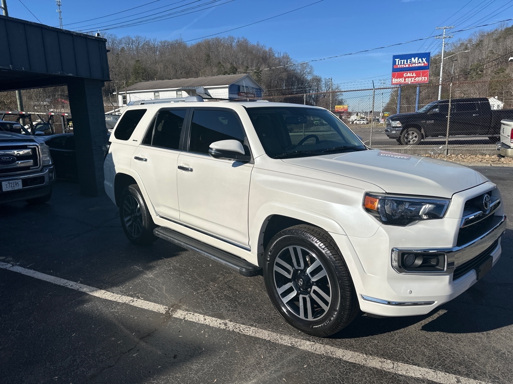 Toyota 4Runner TRD Off Road Premium 4WD (Natl) 2017