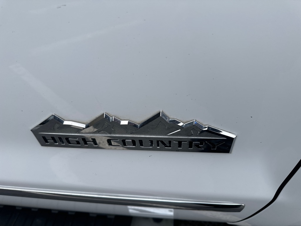 Chevrolet Silverado 3500HD 4WD Crew Cab 153.7" High Country 2016