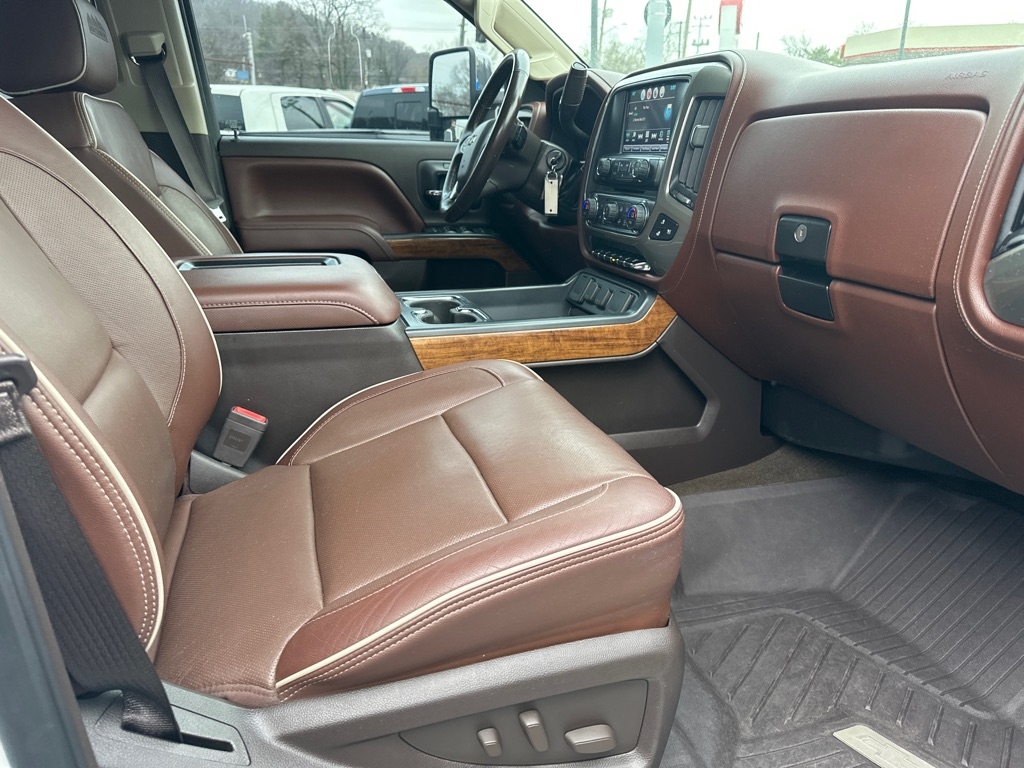 Chevrolet Silverado 3500HD 4WD Crew Cab 153.7" High Country 2016