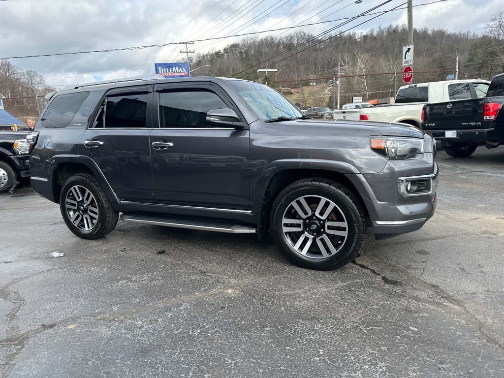 Toyota 4Runner TRD Off Road Premium 4WD (Natl) 2018