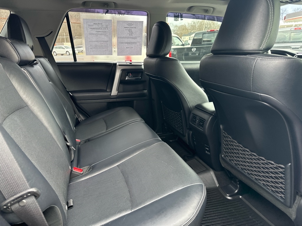 Toyota 4Runner TRD Off Road Premium 4WD (Natl) 2018