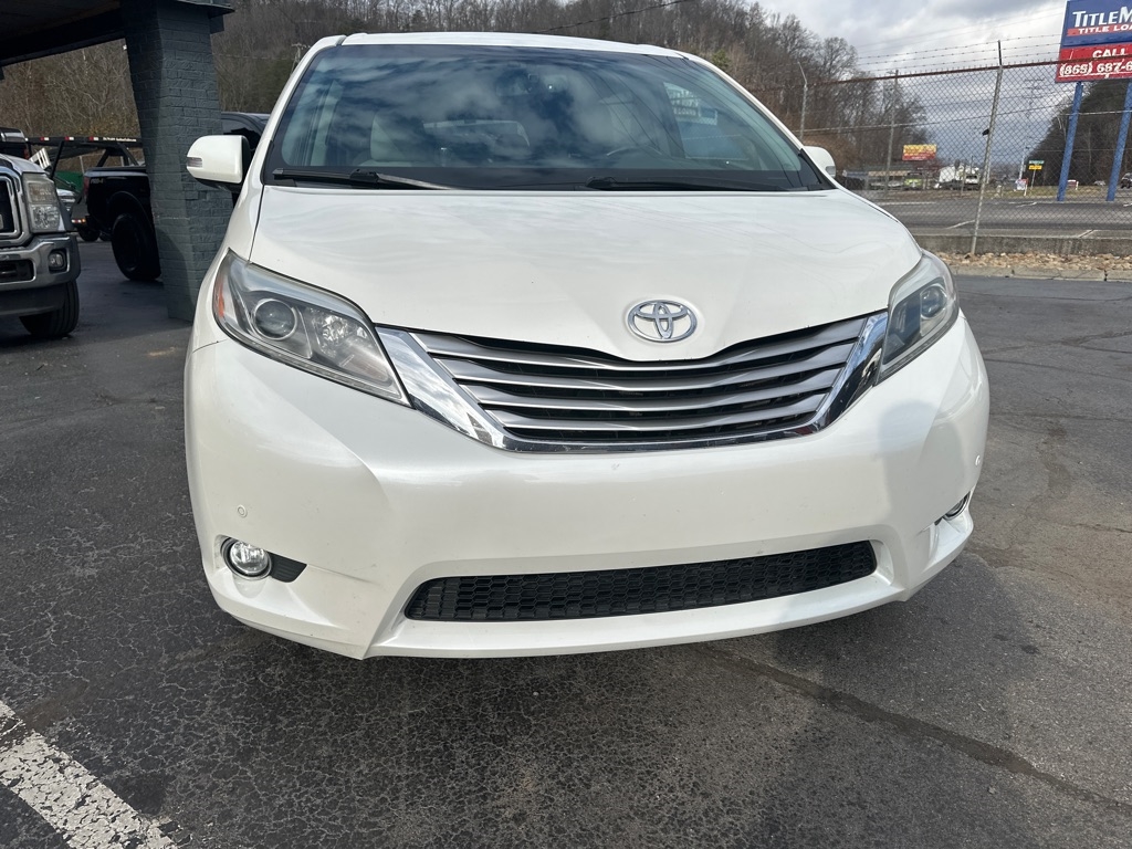 Toyota Sienna Limited Premium AWD 7-Passenger (Natl) 2017