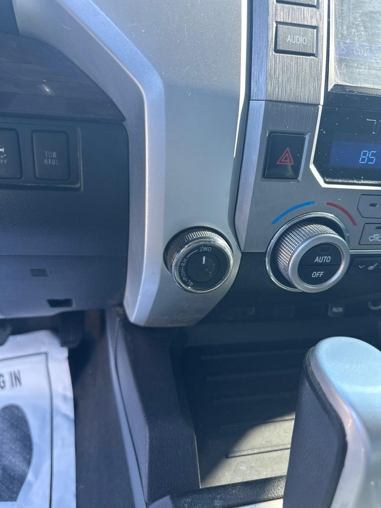 Toyota Tundra 4WD Truck CrewMax 5.7L FFV V8 6-Spd AT LTD (Natl) 2014