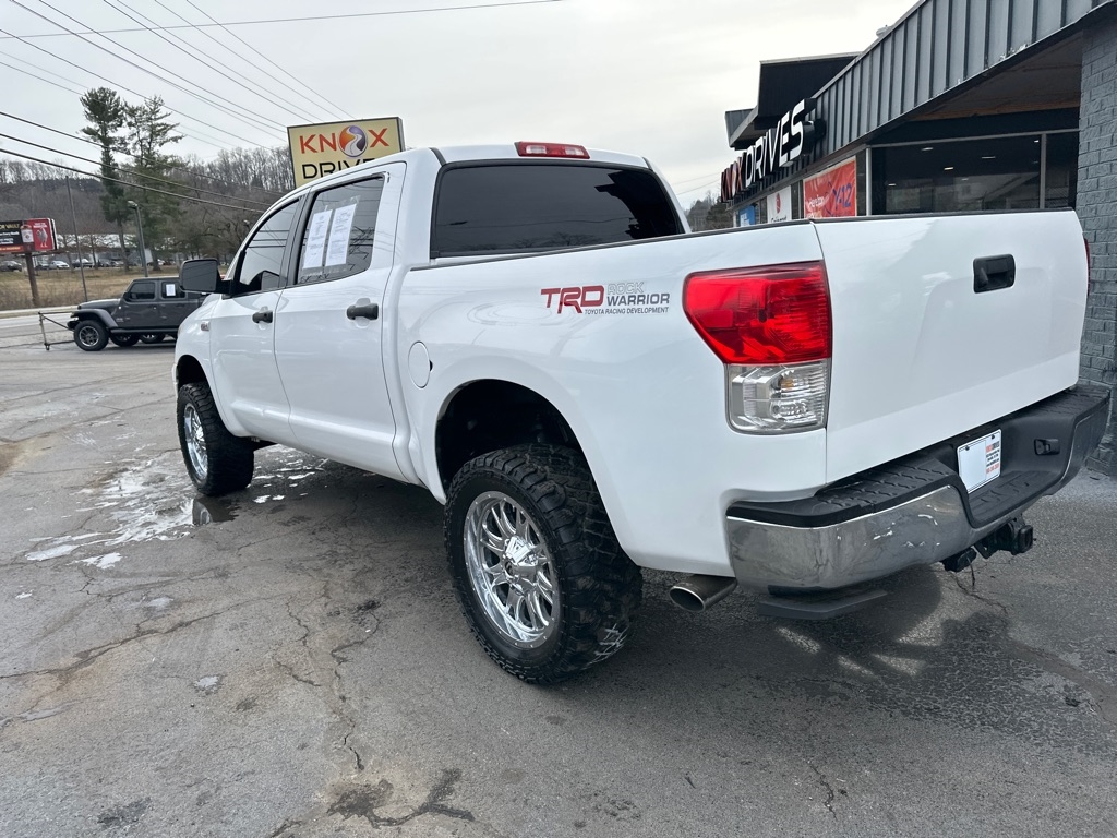 Toyota Tundra 4WD Truck CrewMax 5.7L V8 6-Spd AT (Natl) 2011