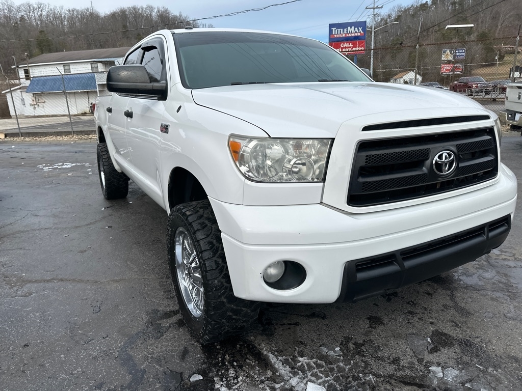 Toyota Tundra 4WD Truck CrewMax 5.7L V8 6-Spd AT (Natl) 2011