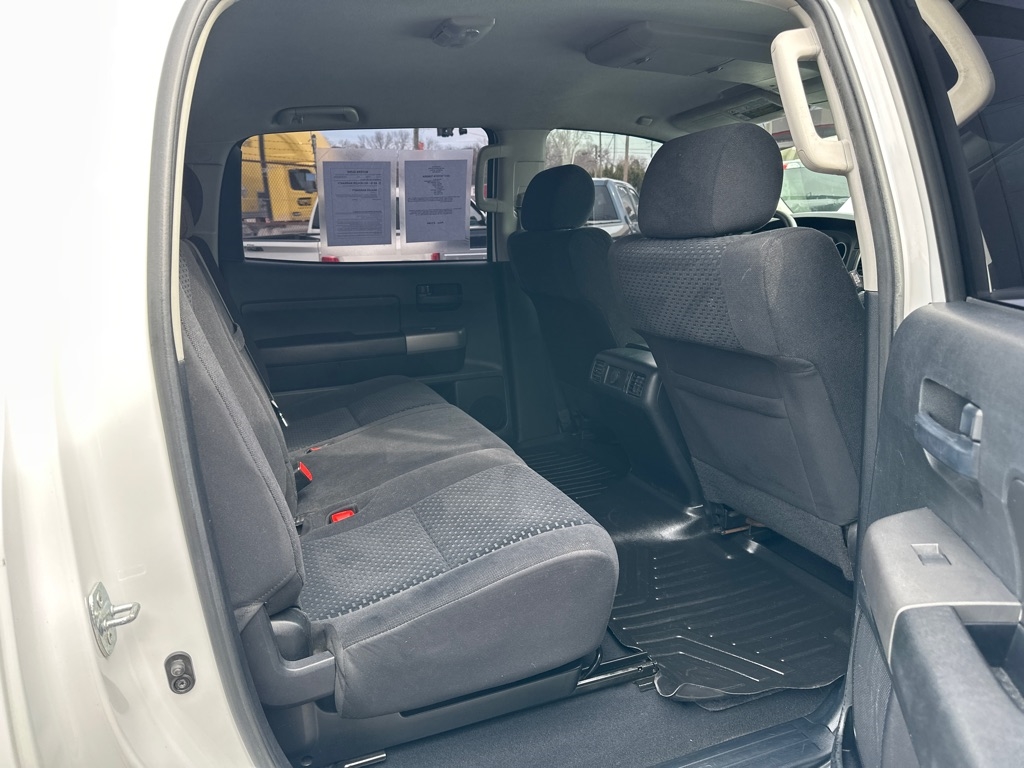 Toyota Tundra 4WD Truck CrewMax 5.7L V8 6-Spd AT (Natl) 2011