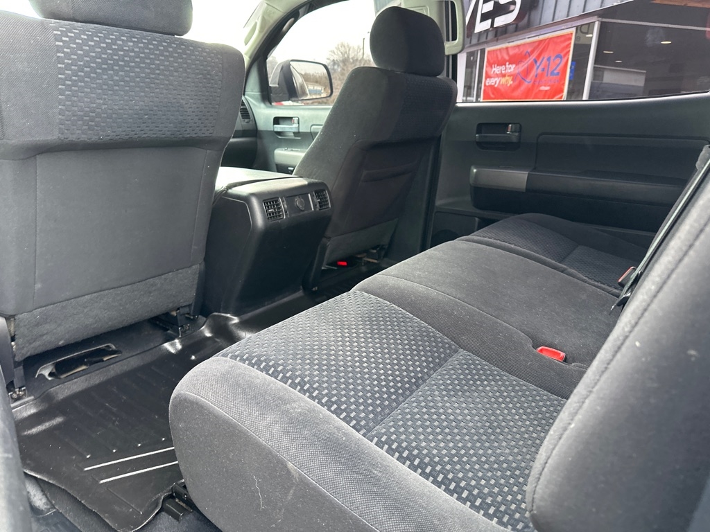 Toyota Tundra 4WD Truck CrewMax 5.7L V8 6-Spd AT (Natl) 2011