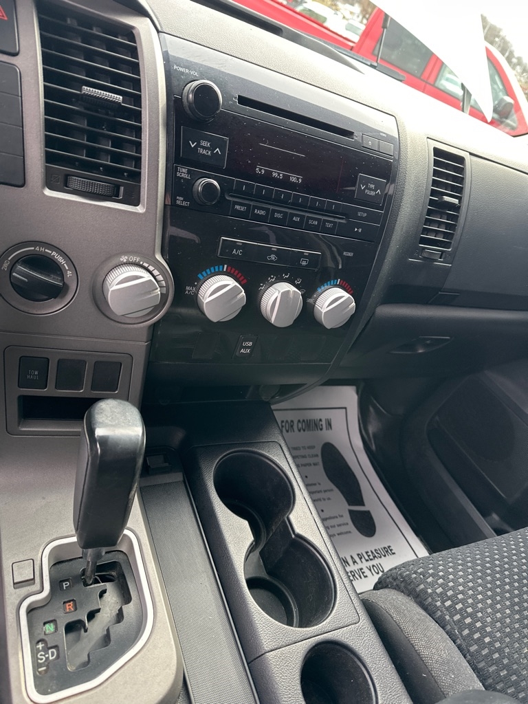 Toyota Tundra 4WD Truck CrewMax 5.7L V8 6-Spd AT (Natl) 2011