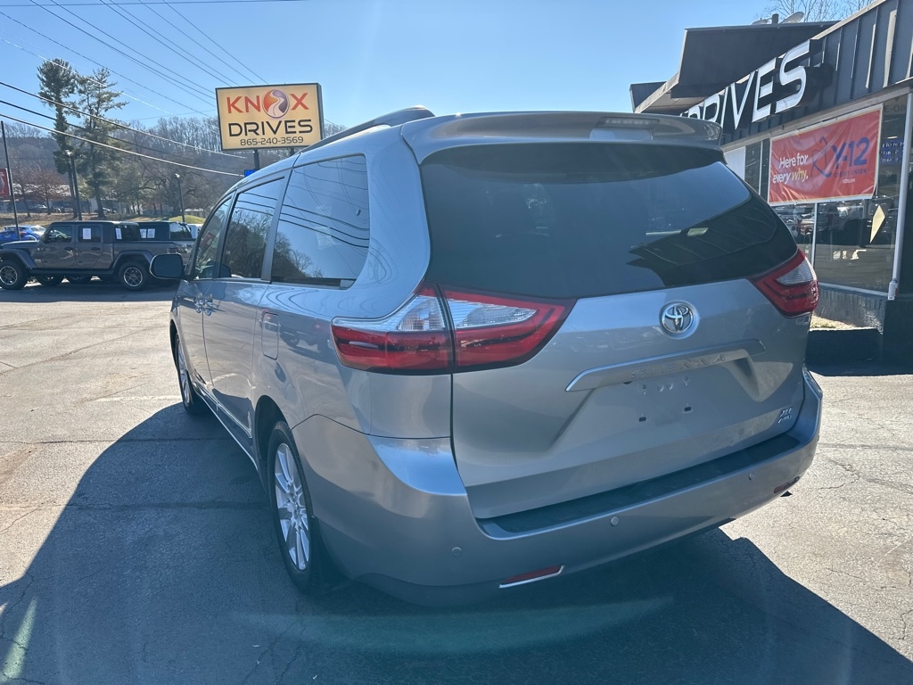 Toyota Sienna Limited Premium AWD 7-Passenger (Natl) 2017