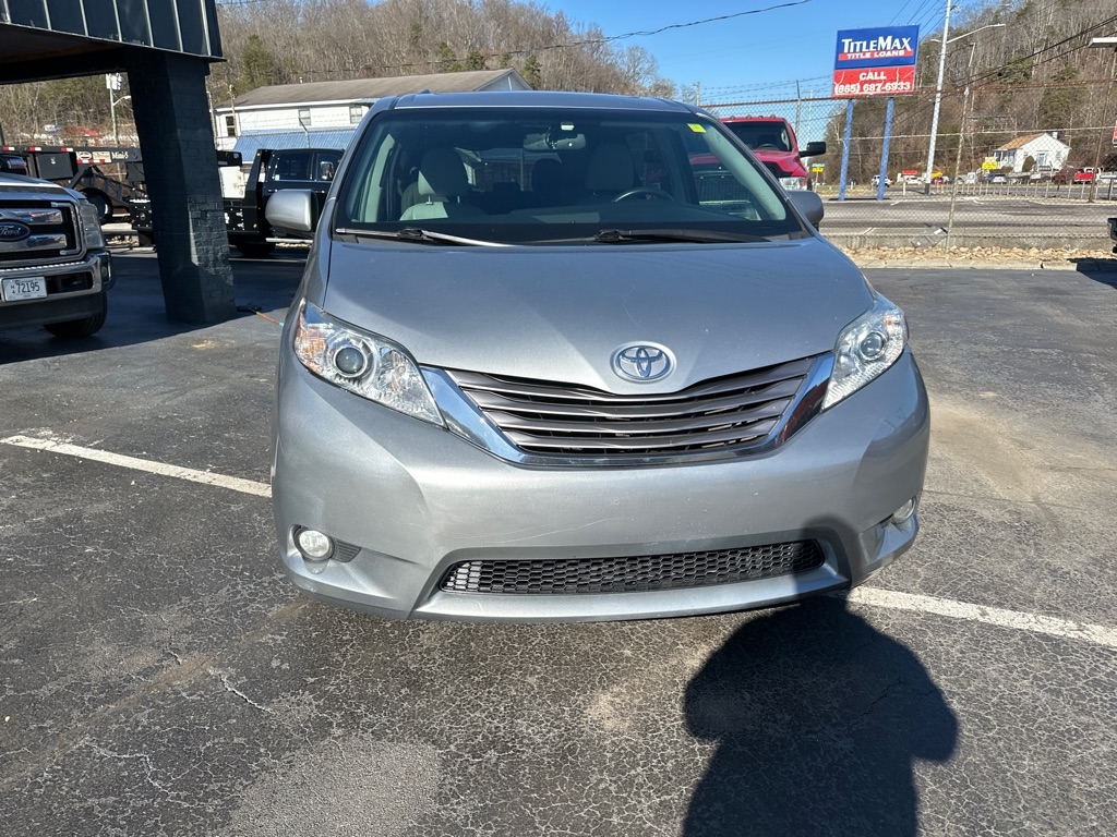 Toyota Sienna Limited Premium AWD 7-Passenger (Natl) 2017