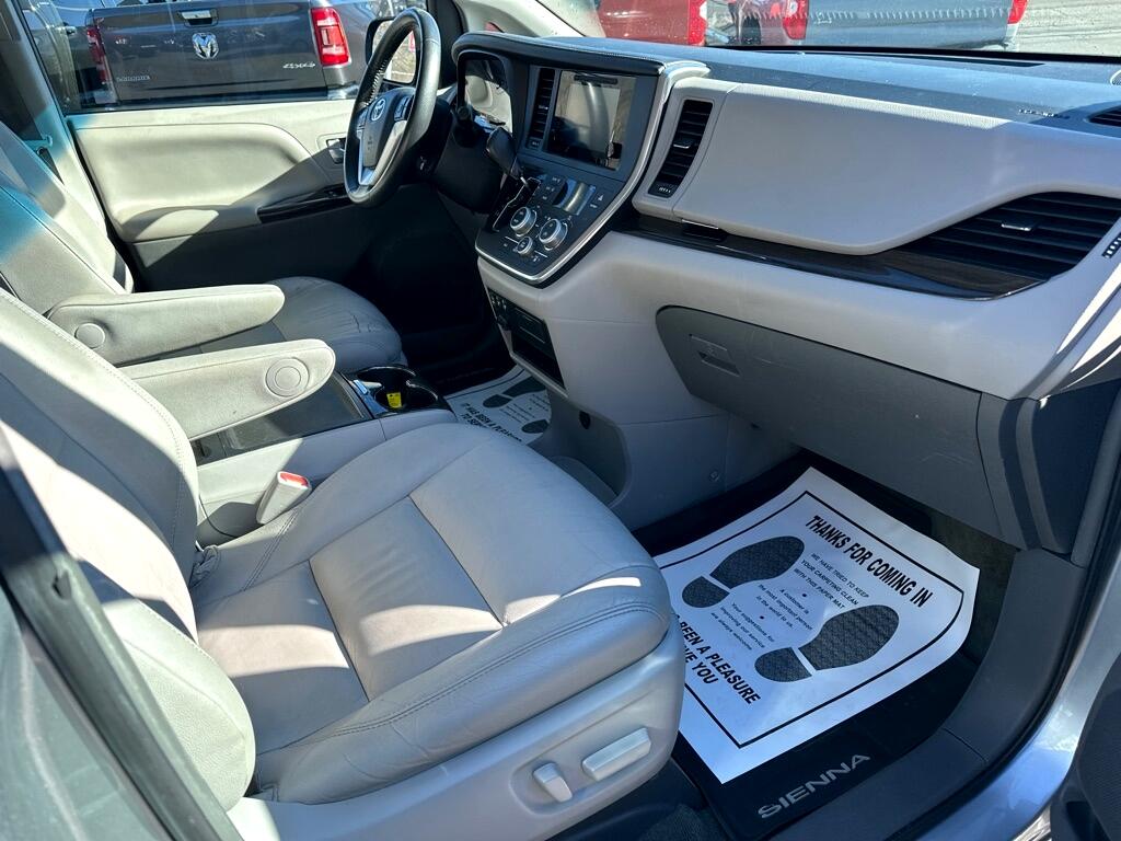 Toyota Sienna Limited Premium AWD 7-Passenger (Natl) 2017