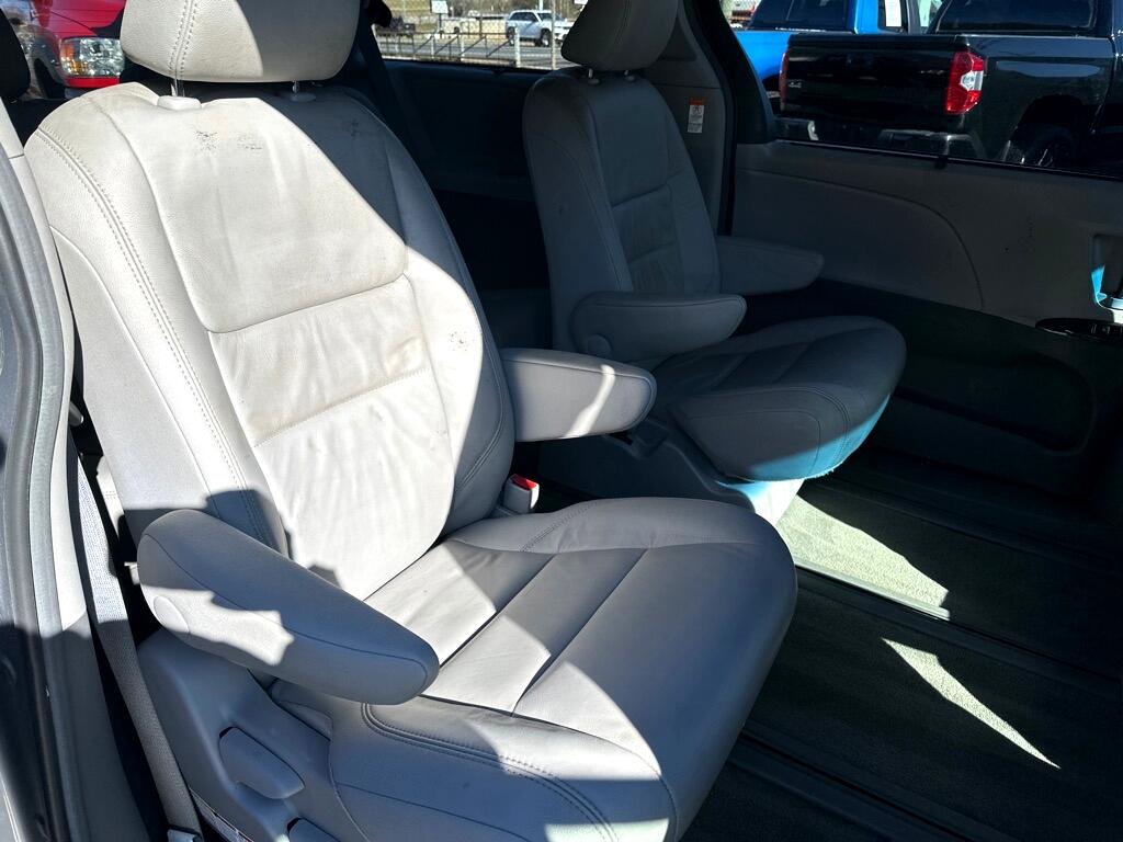 Toyota Sienna Limited Premium AWD 7-Passenger (Natl) 2017