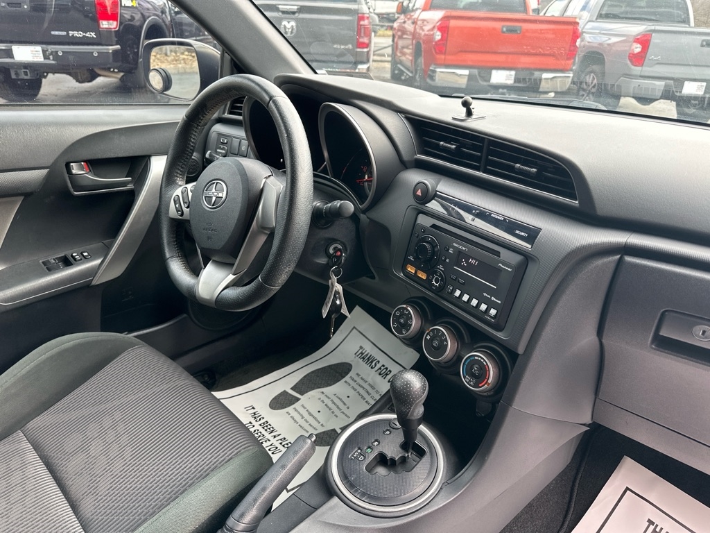 Scion tC 2dr HB Man (Natl) 2012