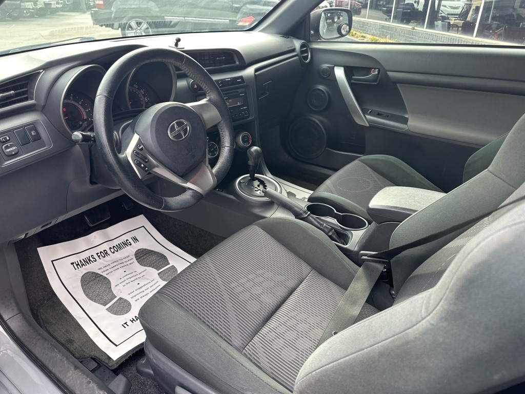 Scion tC 2dr HB Man (Natl) 2012