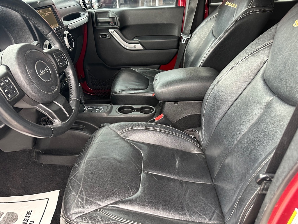 Jeep Wrangler Unlimited 4WD 4dr Sahara 2013