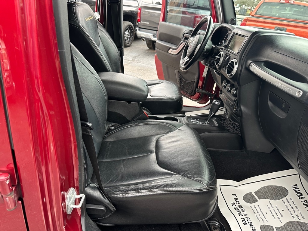 Jeep Wrangler Unlimited 4WD 4dr Sahara 2013