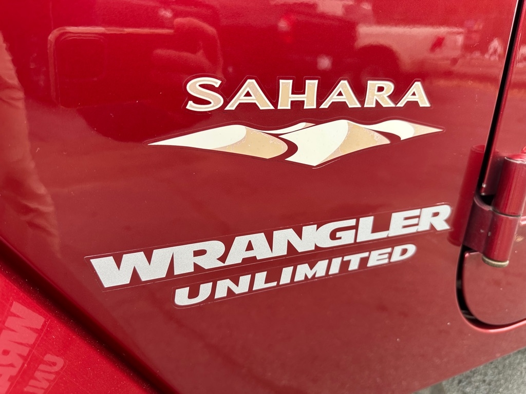 Jeep Wrangler Unlimited 4WD 4dr Sahara 2013