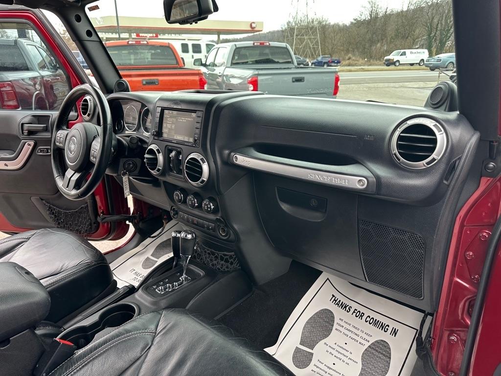 Jeep Wrangler Unlimited 4WD 4dr Sahara 2013