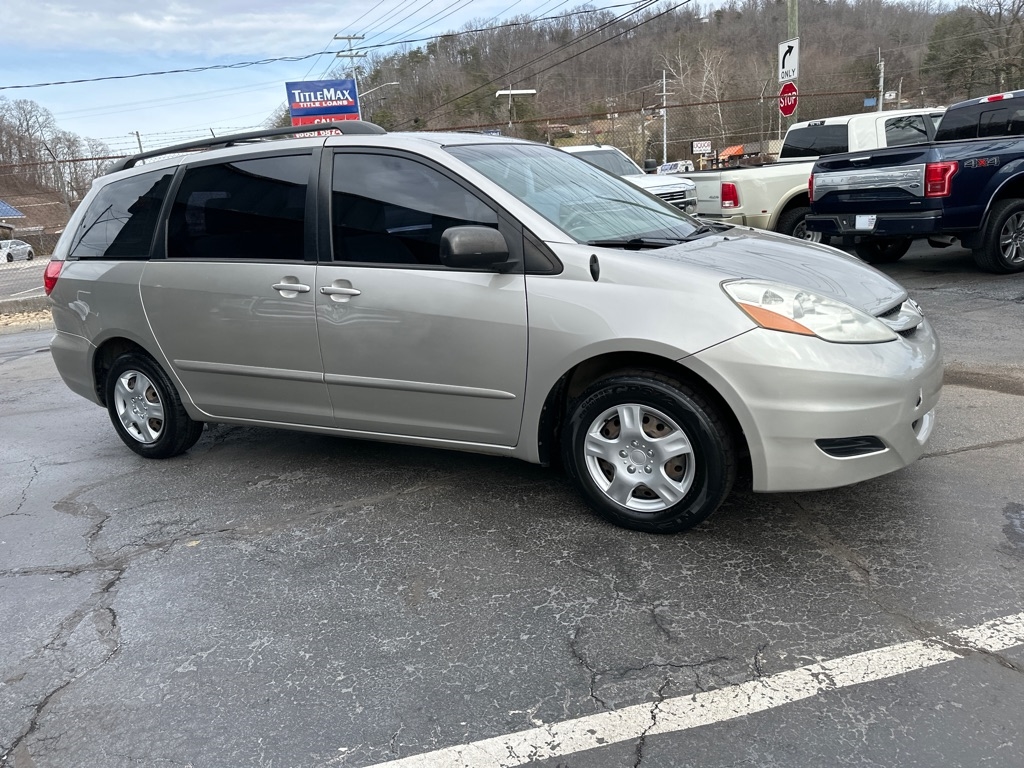 Toyota Sienna 5dr 7-Pass Van CE FWD (Natl) 2009