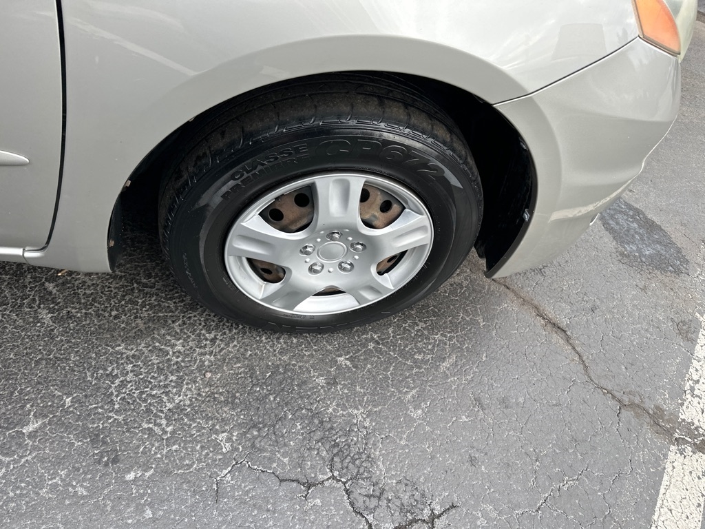 Toyota Sienna 5dr 7-Pass Van CE FWD (Natl) 2009