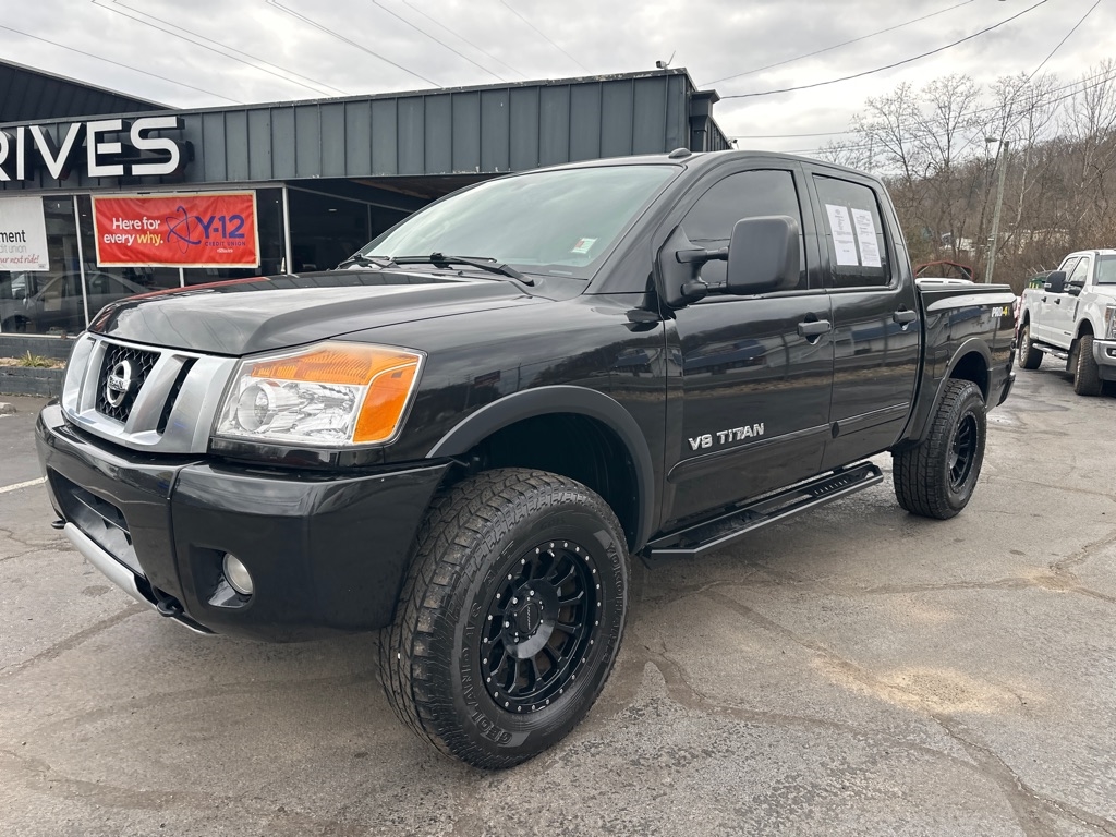 Nissan Titan 4WD Crew Cab SWB PRO-4X 2015