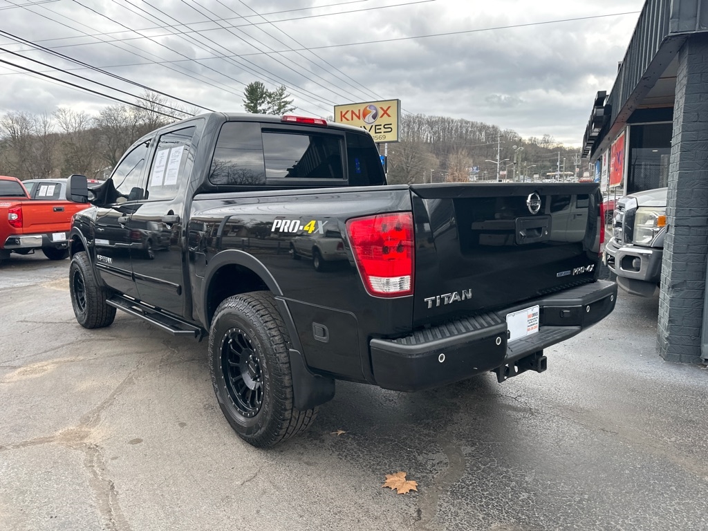 Nissan Titan 4WD Crew Cab SWB PRO-4X 2015
