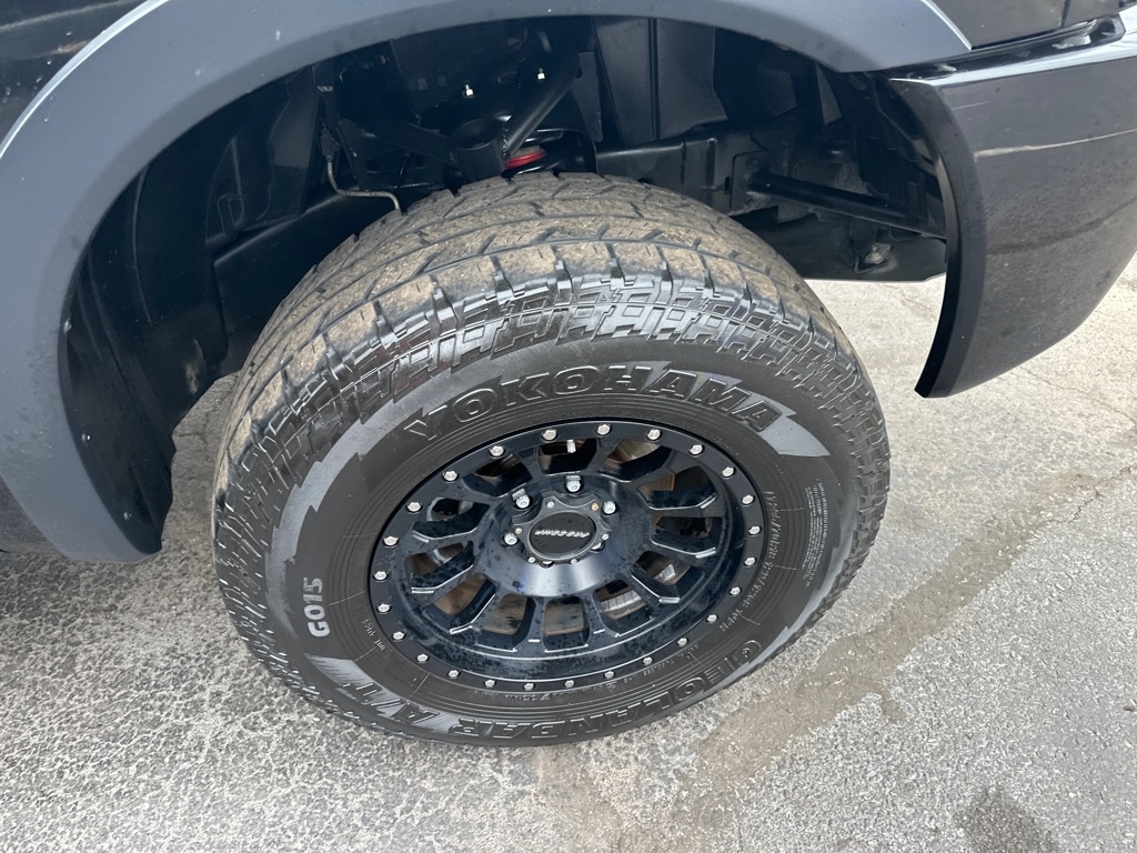 Nissan Titan 4WD Crew Cab SWB PRO-4X 2015