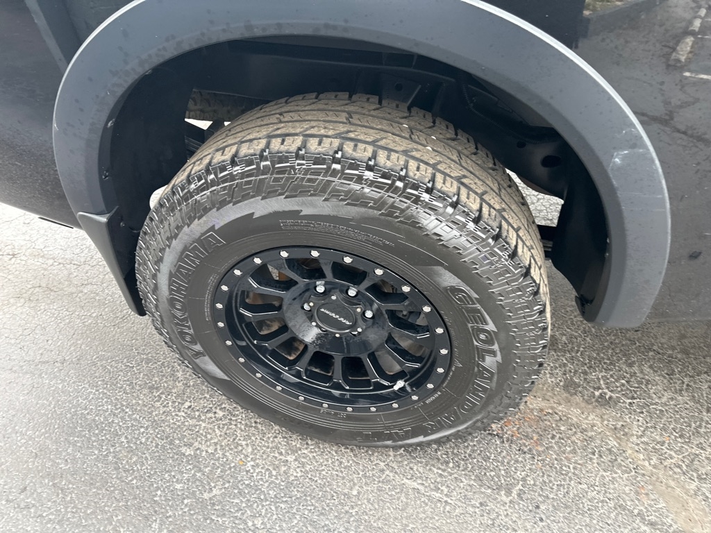 Nissan Titan 4WD Crew Cab SWB PRO-4X 2015