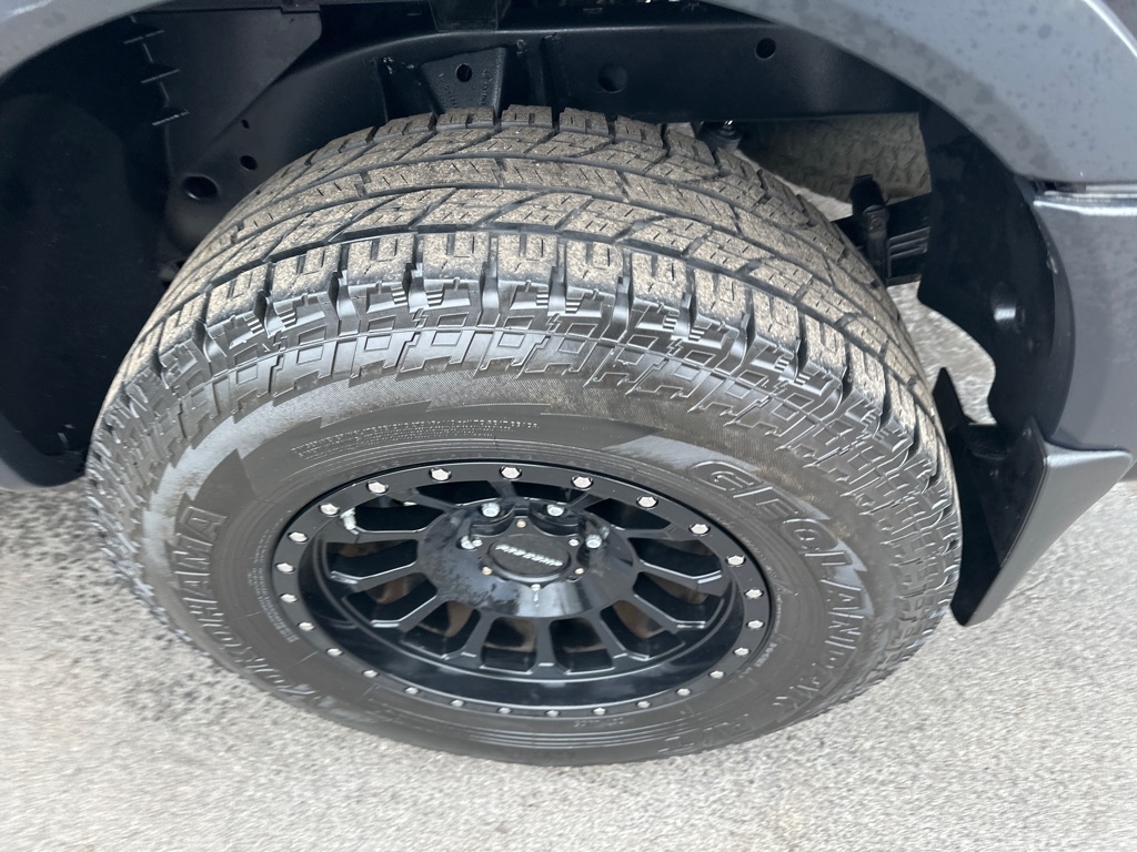 Nissan Titan 4WD Crew Cab SWB PRO-4X 2015