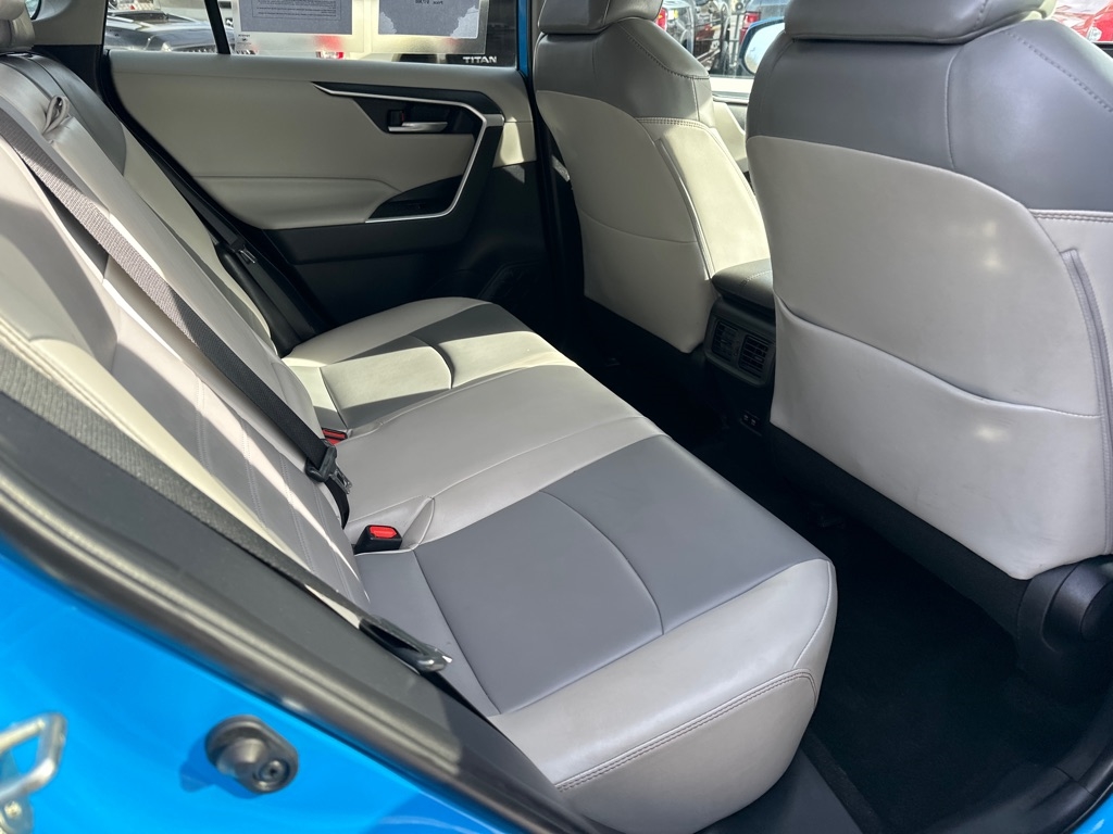 Toyota RAV4 XLE Premium AWD (Natl) 2019