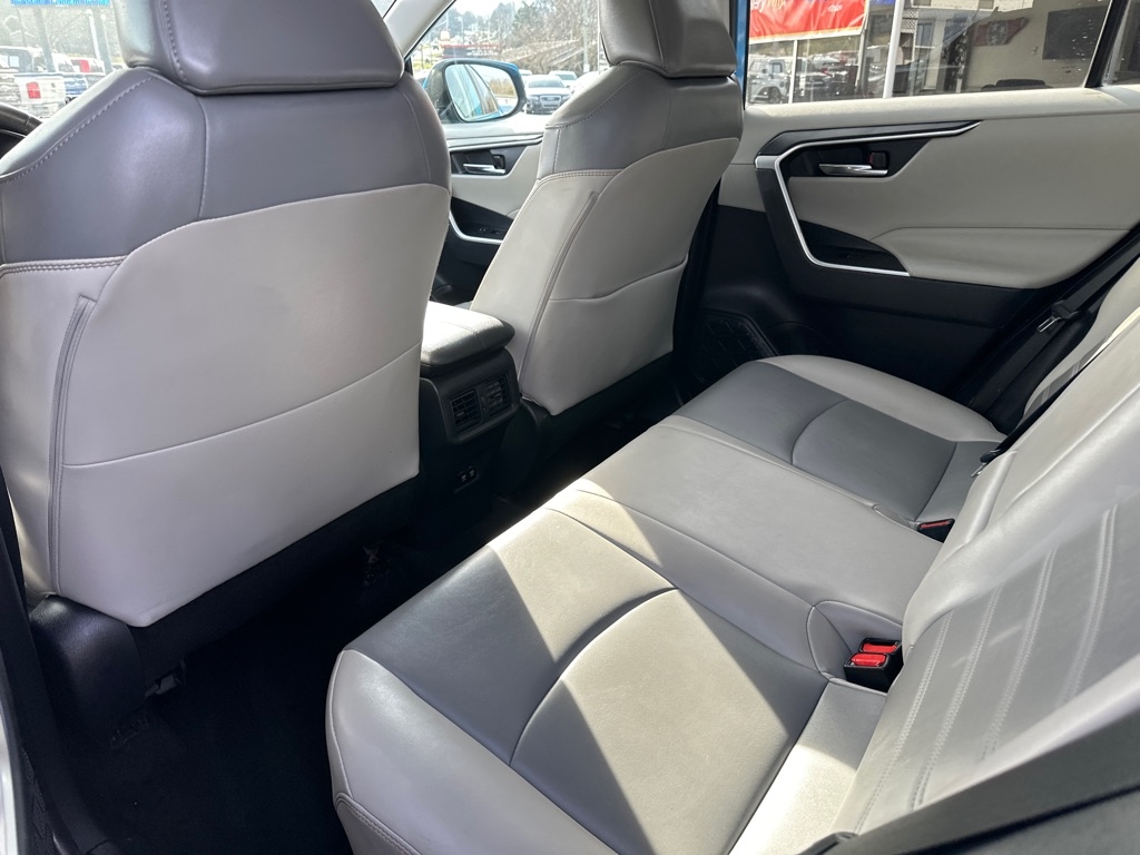 Toyota RAV4 XLE Premium AWD (Natl) 2019