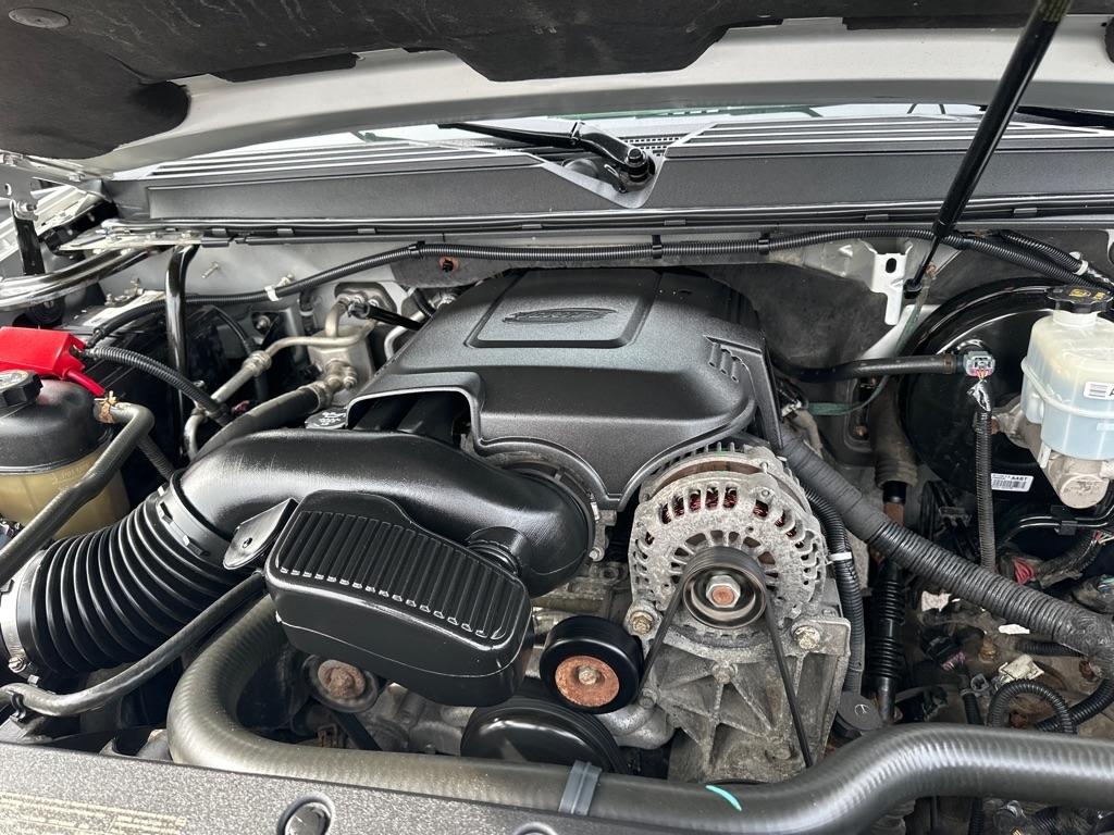 GMC Yukon XL AWD 4dr 1500 Denali 2010